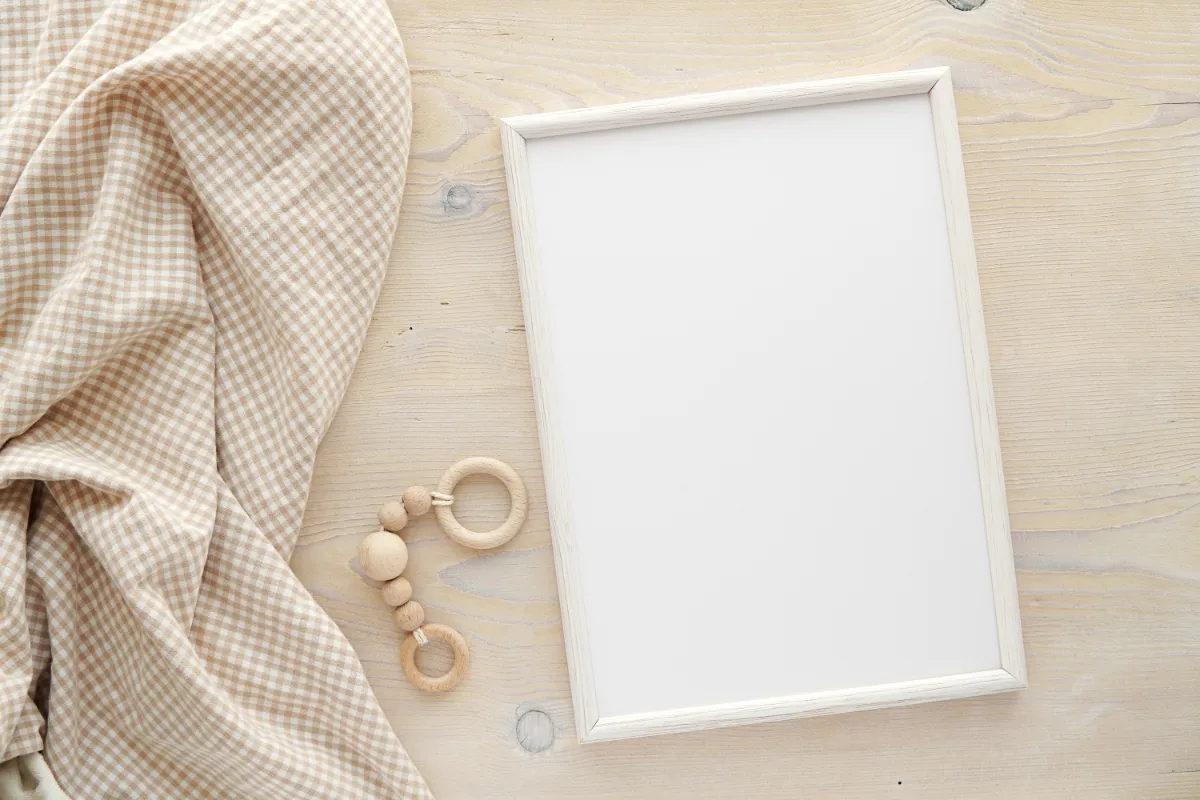 DIY: Ein Aktivitätenbrett für Babys bauen.
