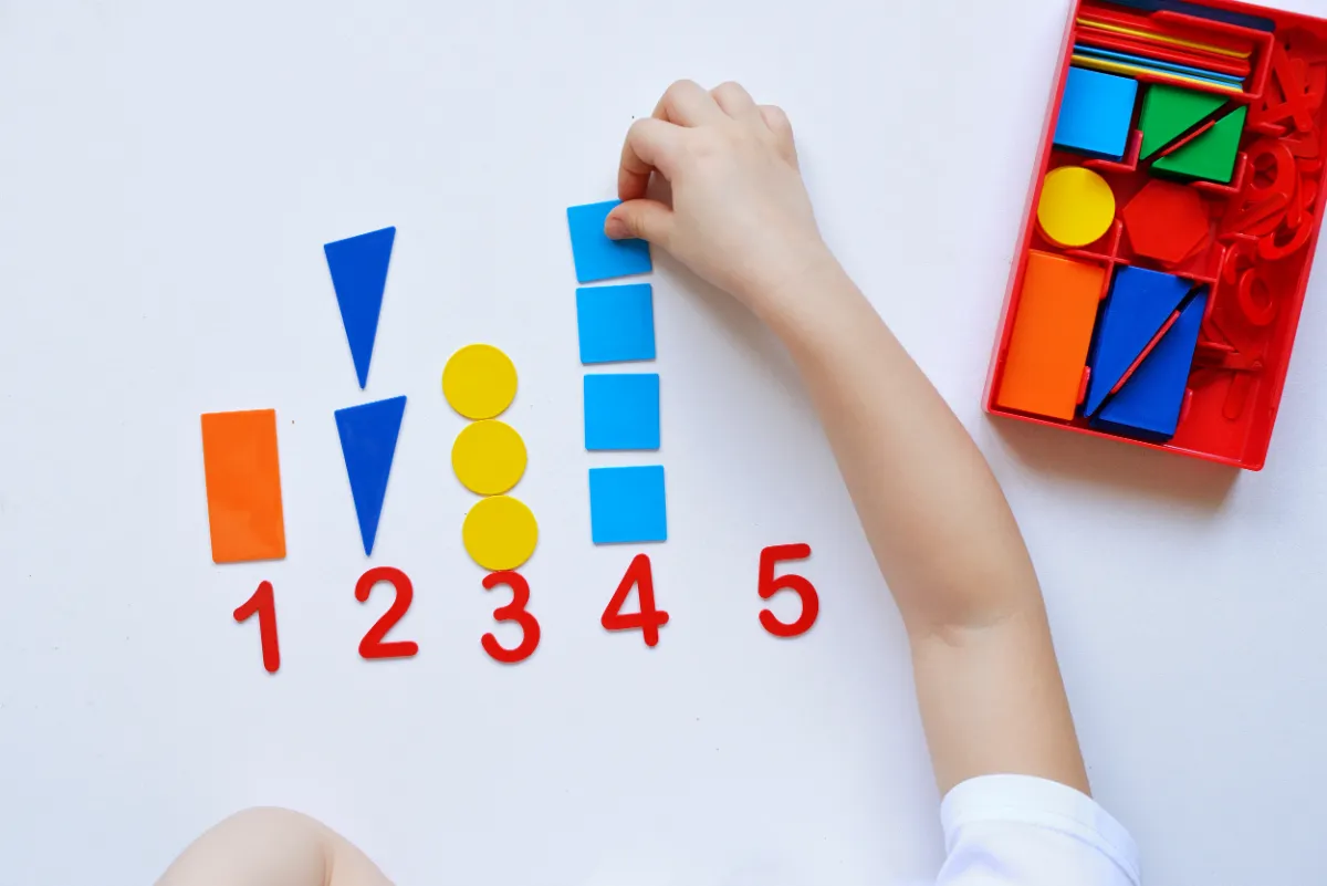 Lernen durch Spielen: Wie man mathematische Fähigkeiten entwickelt.