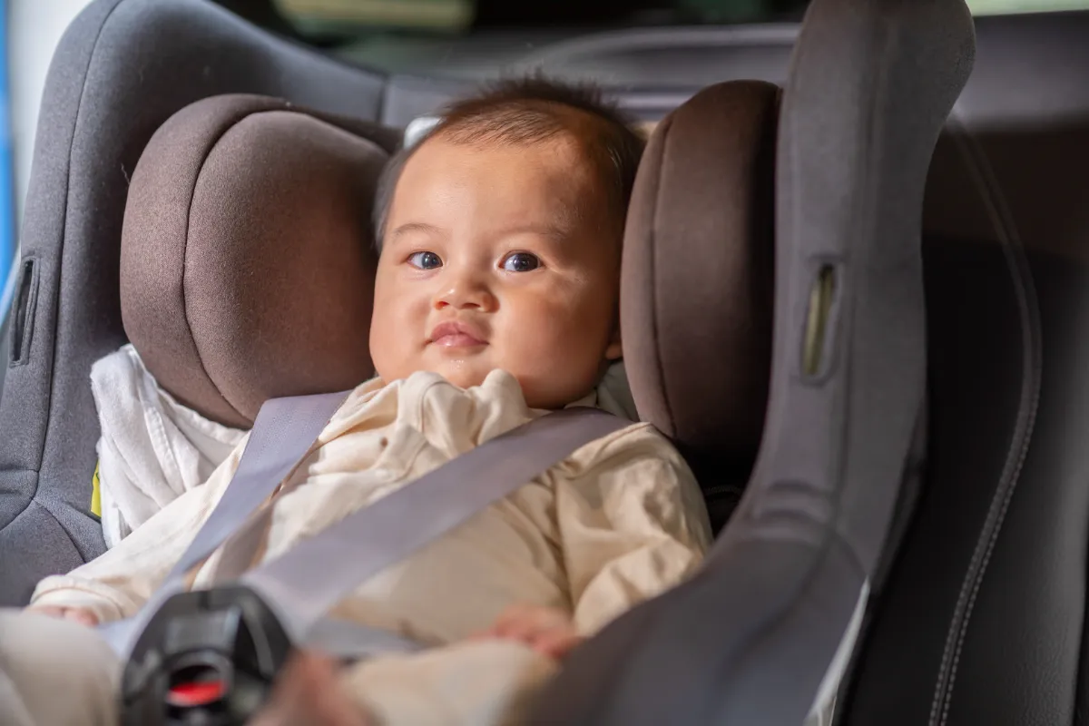 Vergleich von Autositzen mit verstellbarer Rückenlehne für lange Fahrten.