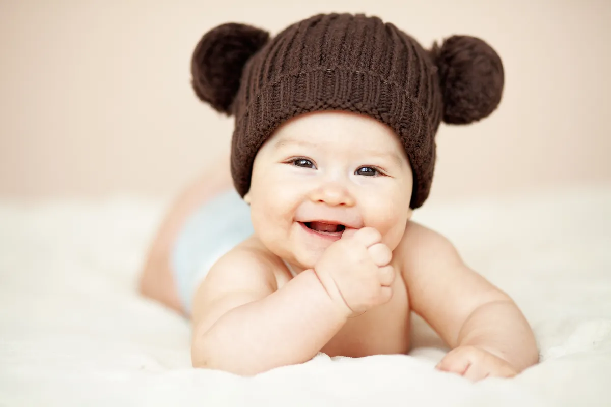Wie kleide ich mein Baby im Winter richtig an
