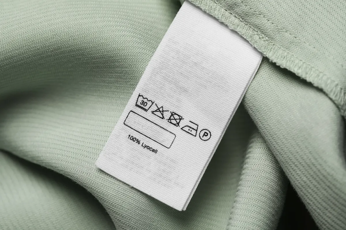 Die Bedeutung von Etiketten auf Babykleidung.