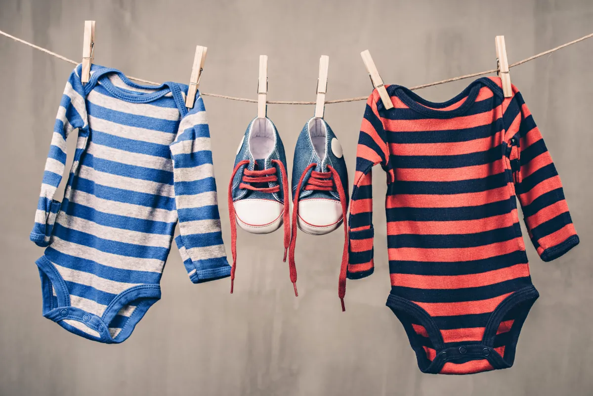 Berühmte Modekollaborationen für Babykleidung.